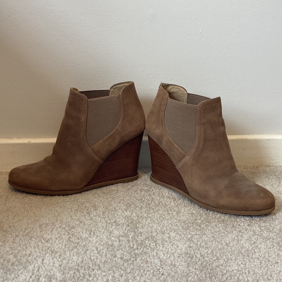 Tan wedge booties - Picture 3 of 7